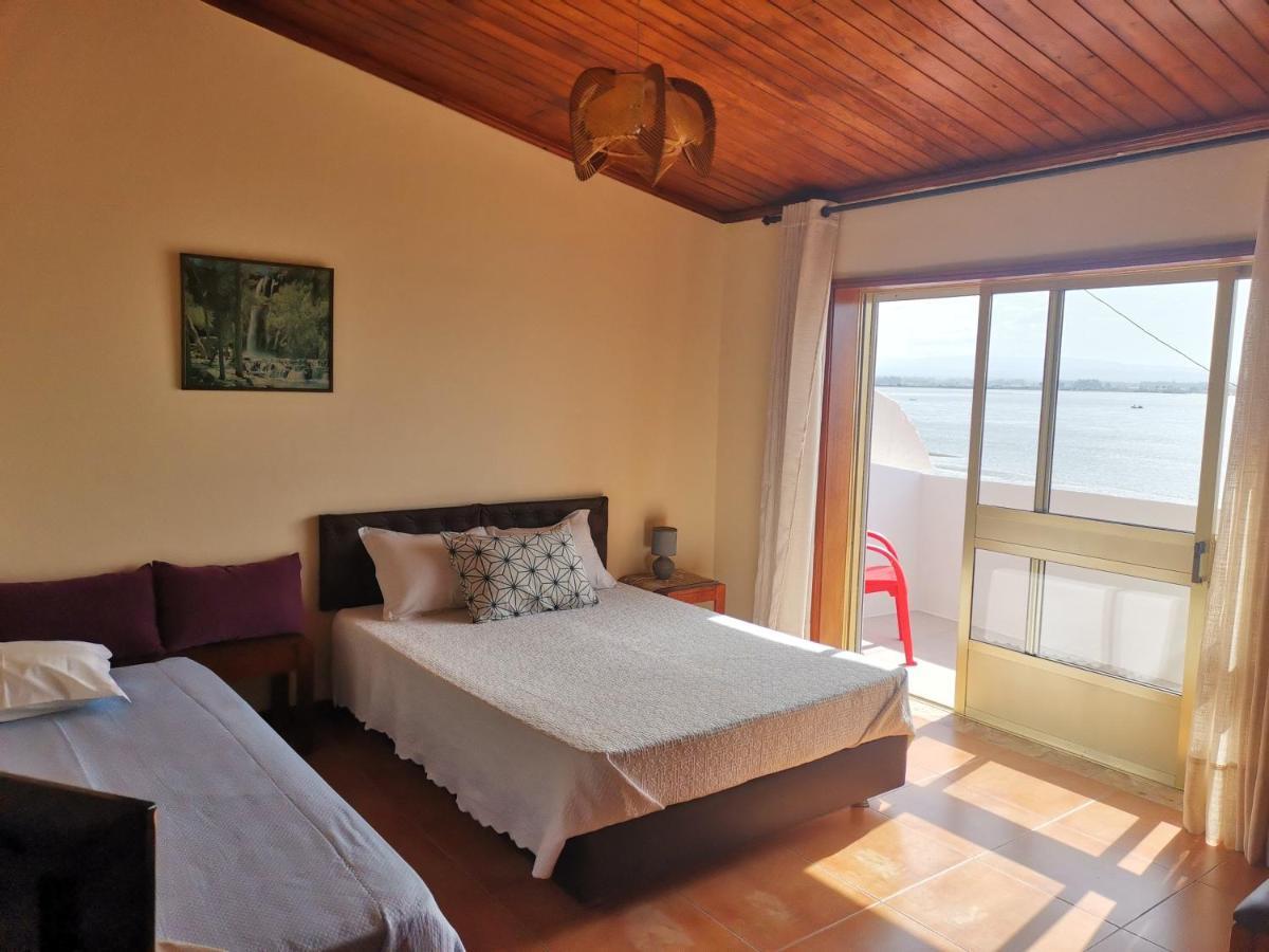 "O Veleiro" Rest. Resid. Bed & Breakfast Torreira Bagian luar foto